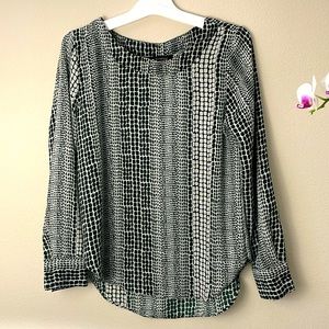 Banna Republic white and black silk blouse, brand new